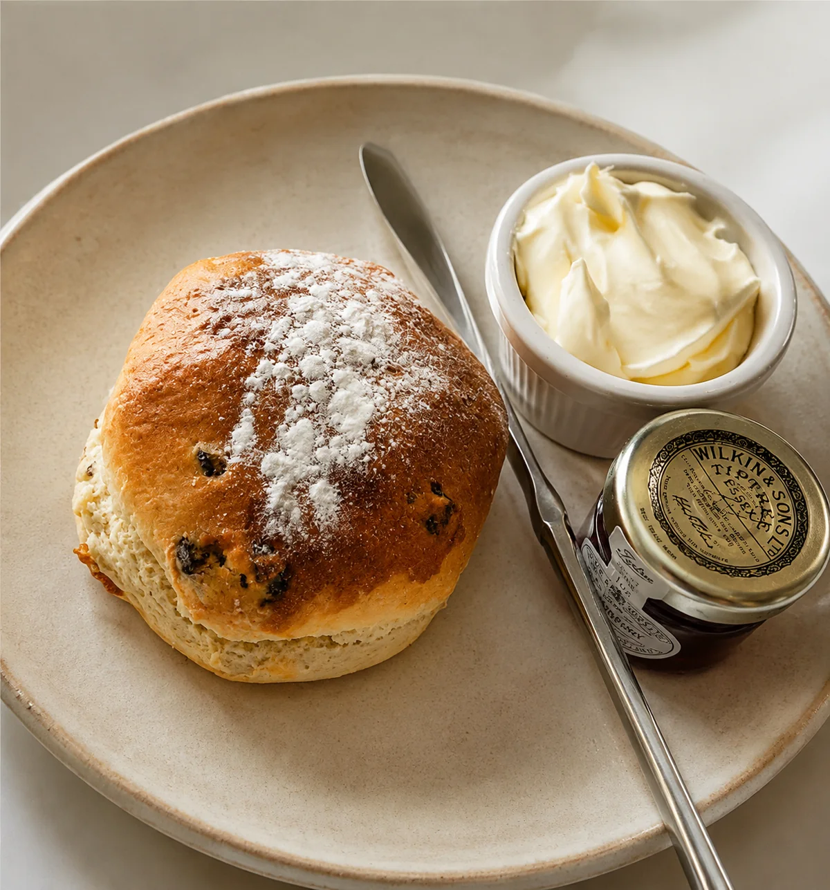 Paramount Cafe Shanklin Cream scone